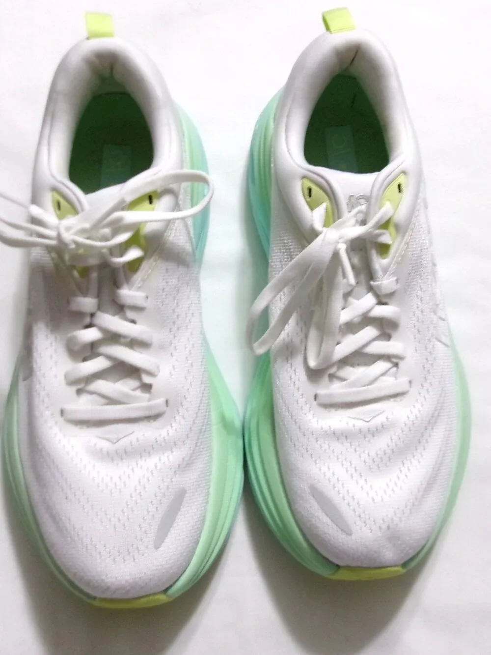 Women's HOKA ONE ONE BONDI 8 White With Green & Blue  Size 7 1/2 B